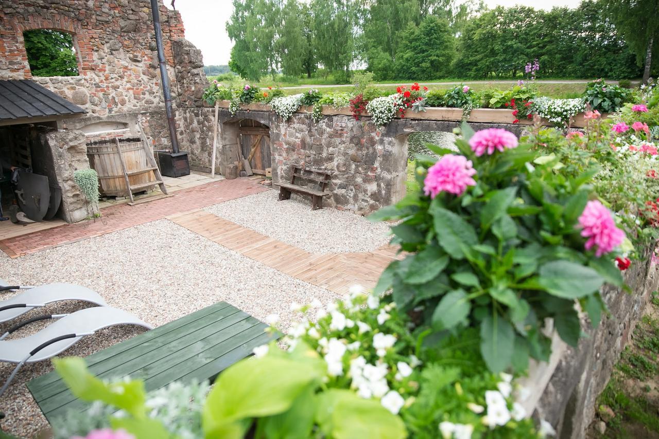 Botique & Spa Hotel Berkenes Manor Ziedkalne Exterior foto